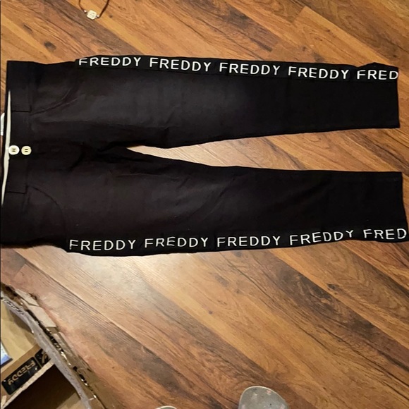 Freddy wr up - Picture 3 of 5